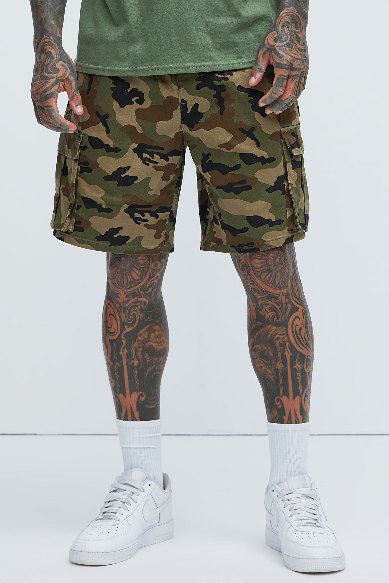 https://cdn.shopify.com/s/files/1/0293/9277/files/04-10-24_S7_74_ZDF01H420028_Camouflage_P_CZ_DJ_13-50-25_42288_CM.jpg?v=1712877150