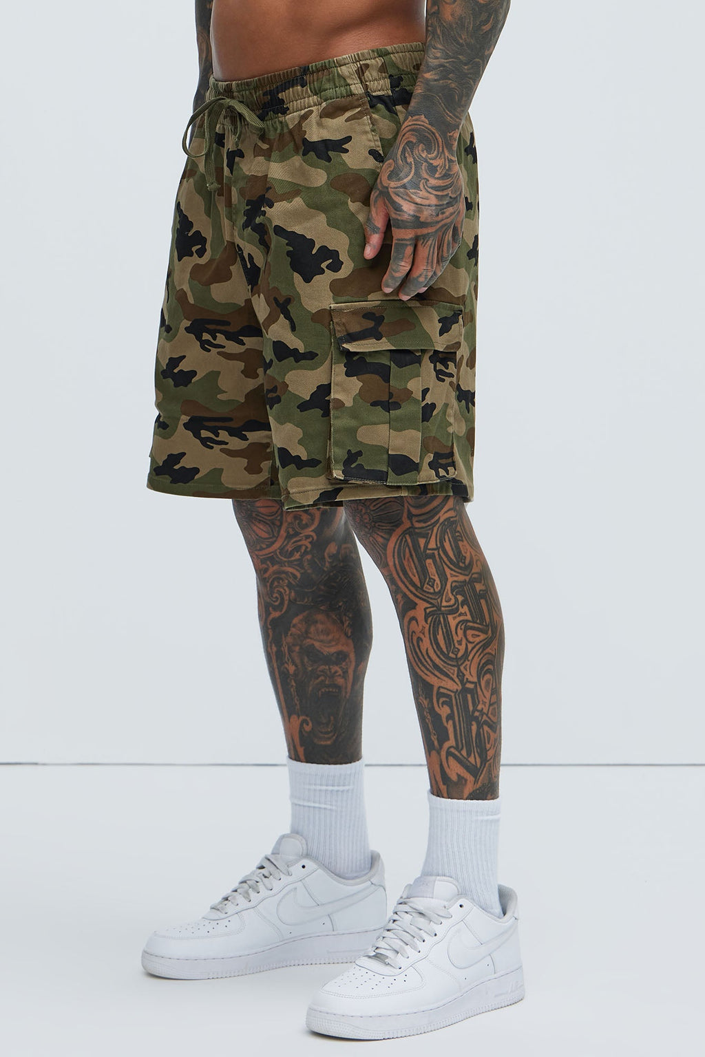 https://cdn.shopify.com/s/files/1/0293/9277/files/04-10-24_S7_74_ZDF01H420028_Camouflage_P_CZ_DJ_13-50-25_42293_CM.jpg?v=1712877149