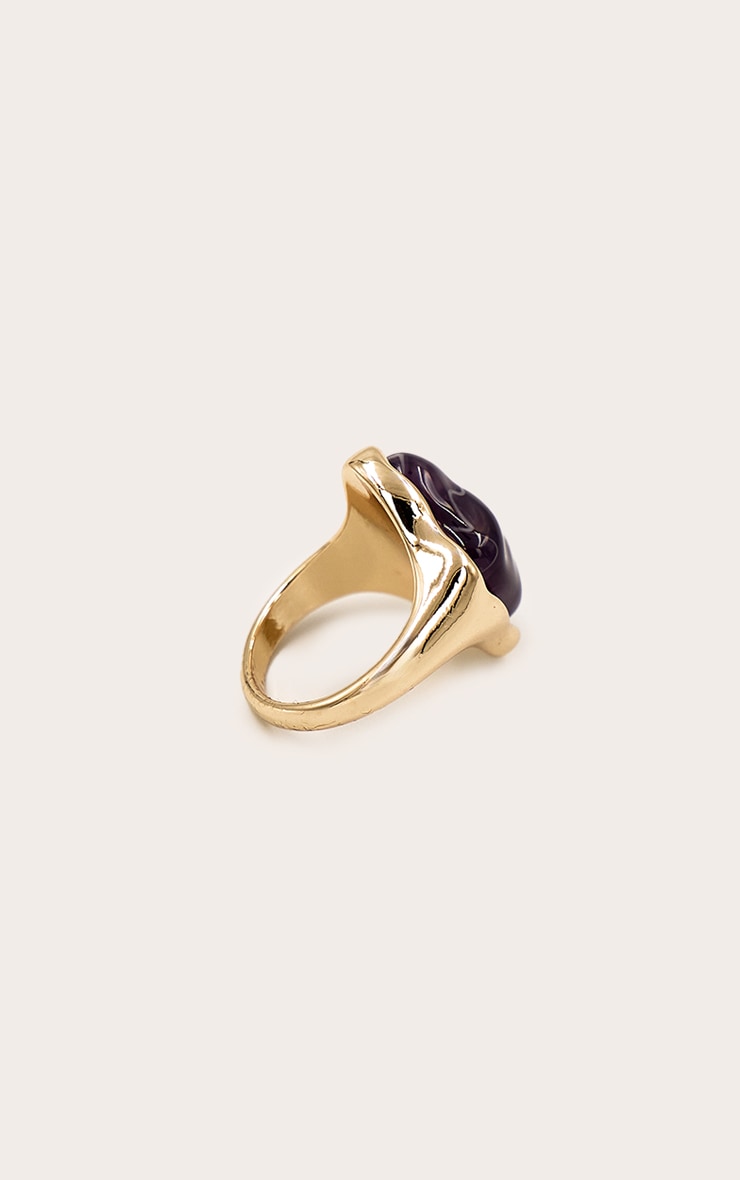 https://cdn-img.prettylittlething.com/f/a/b/d/fabd33c71fea43b074b3ff6804bbed7f314f2f95_CNO2922_3_gold_textured_purple_marble_ring.jpg